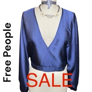 🚨 SALE: Free People Midnight Blue Blouson Sleeve Blouse with Deep V-Neck Sz S
